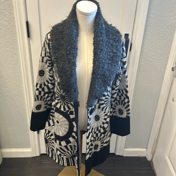 EUC Angel of the North Sweater Jacket - Picture 5 of 10